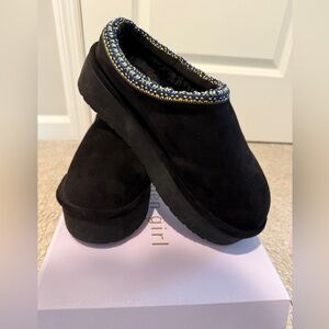 Madden Girl Platform slippers